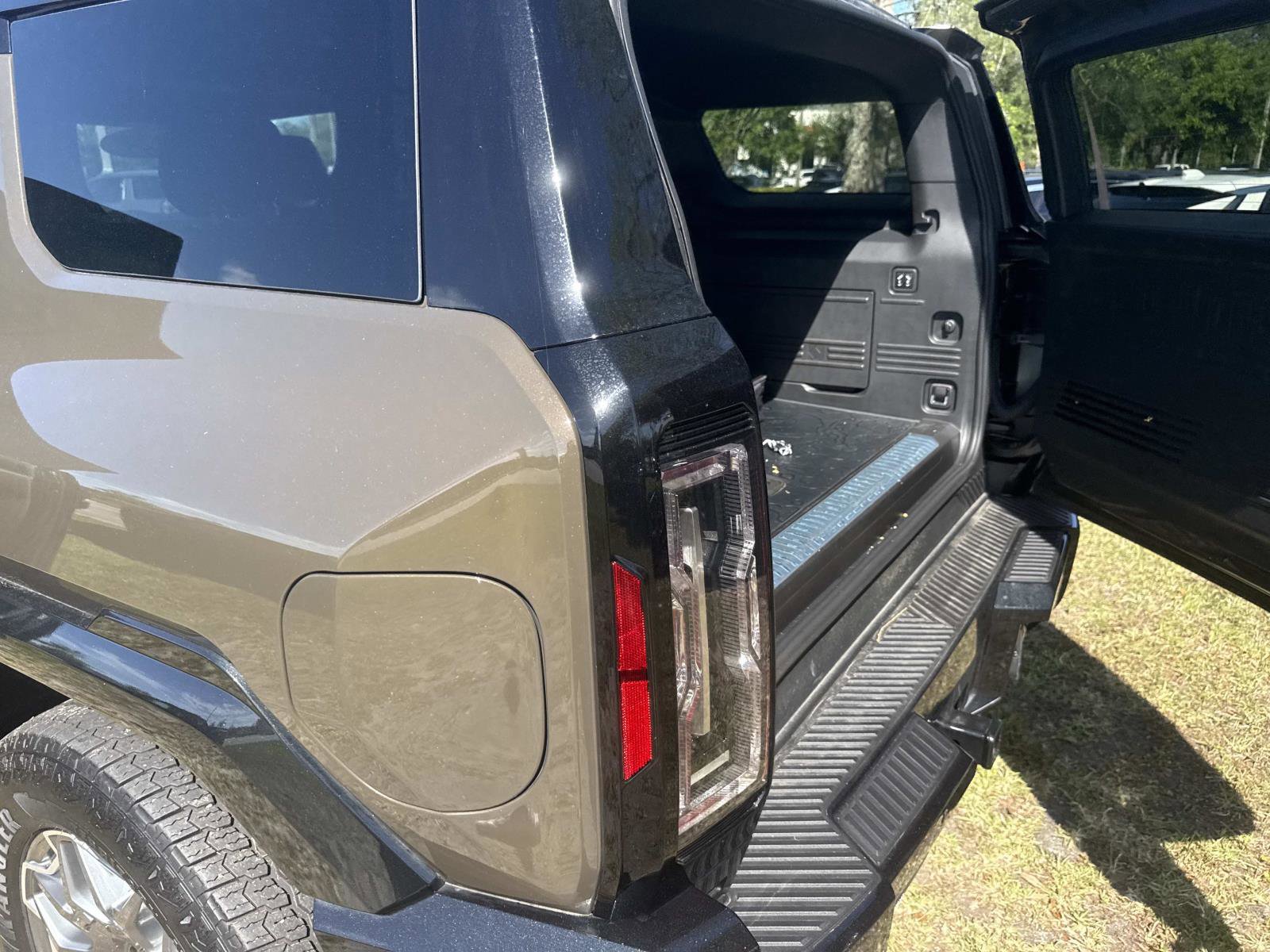 Used 2024 GMC Hummer EV 3X AWD/4WD image 13