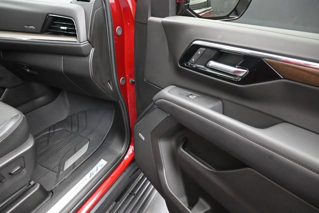 Used 2025 Chevrolet Tahoe High Country AWD/4WD image 20