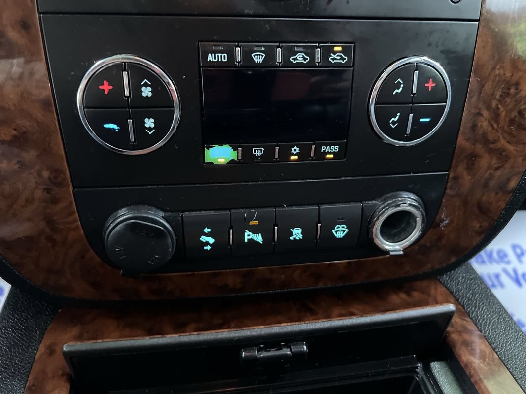 Used 2007 Chevrolet Avalanche LTZ w/ LTZ Preferred Equipment Group AWD/4WD image 22