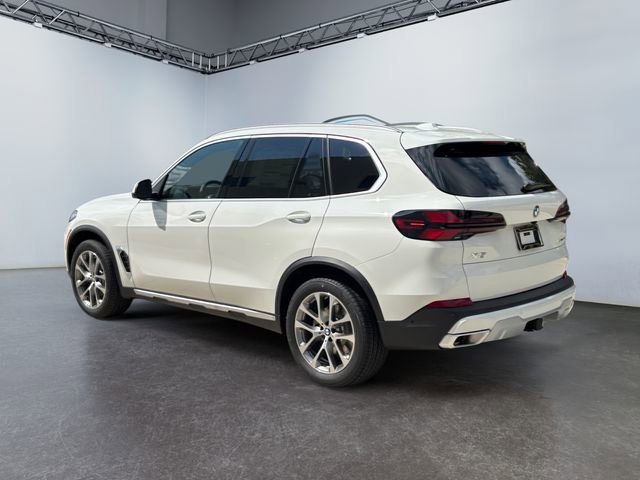 Used 2026 BMW X5 xDrive40i w/ Climate Comfort Package image 5