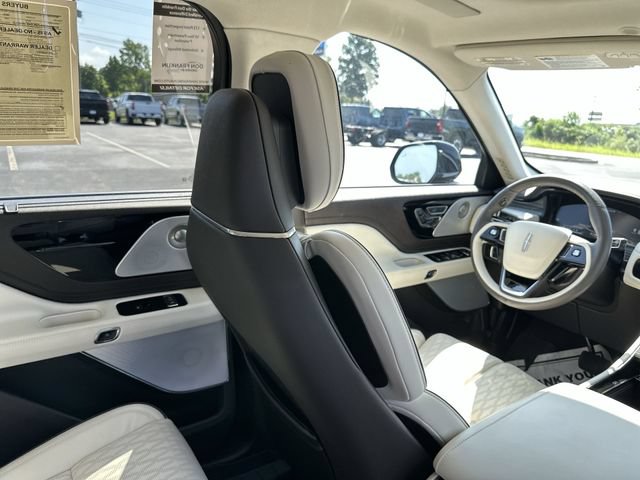 Used 2024 Lincoln Aviator Black Label AWD/4WD image 15