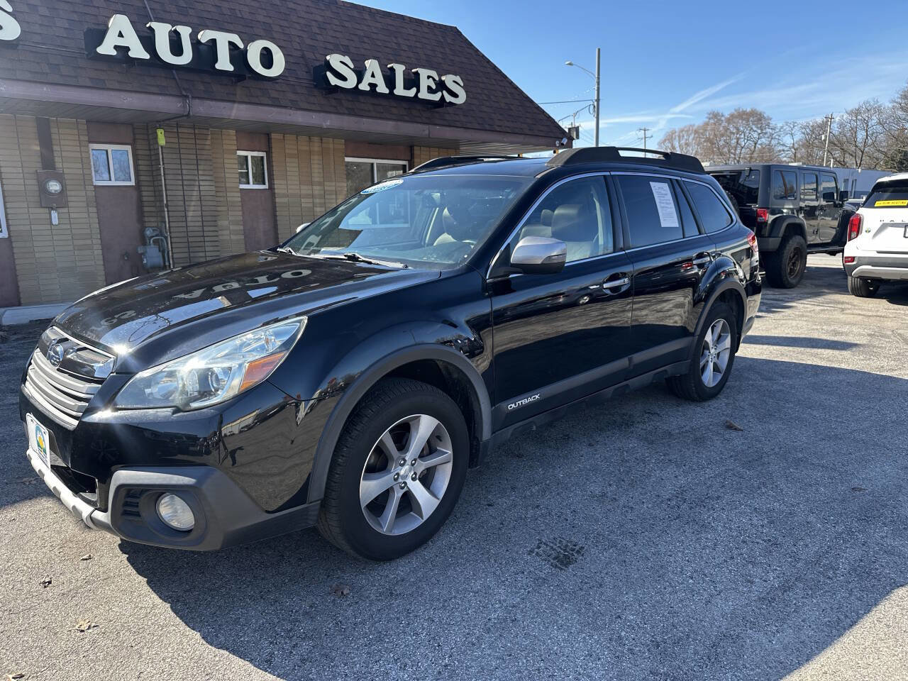 Used 2013 Subaru Outback 2.5i Limited w/ Special Appearance Pkg AWD/4WD image 2