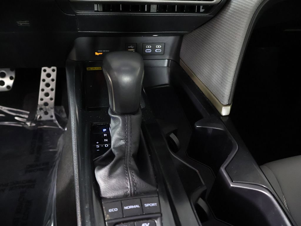 Used 2025 Toyota Camry SE FWD image 42