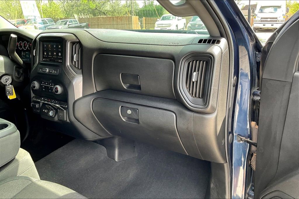 Used 2022 Chevrolet Silverado 2500 Custom w/ Custom Value Package image 15