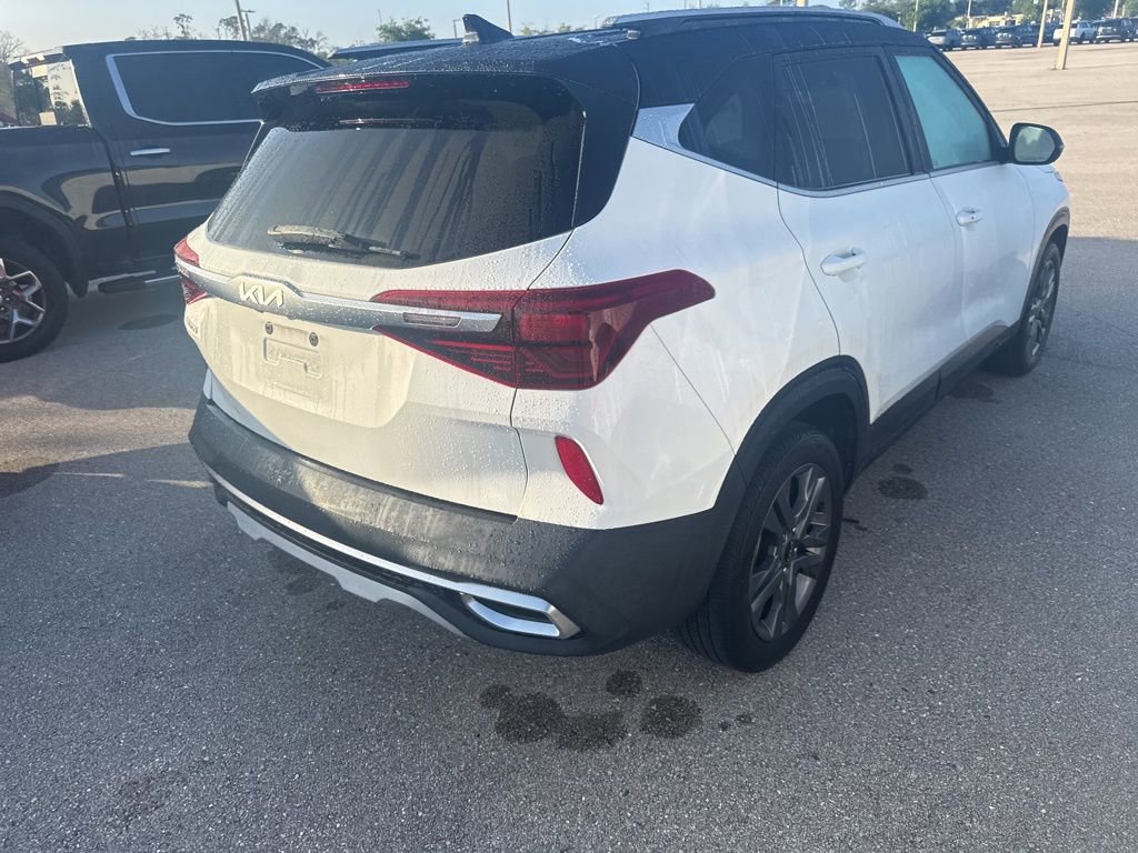 Used 2023 Kia Seltos S image 2