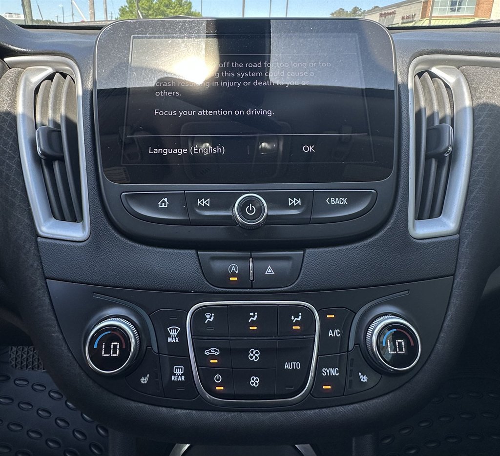 Used 2022 Chevrolet Malibu LT image 12