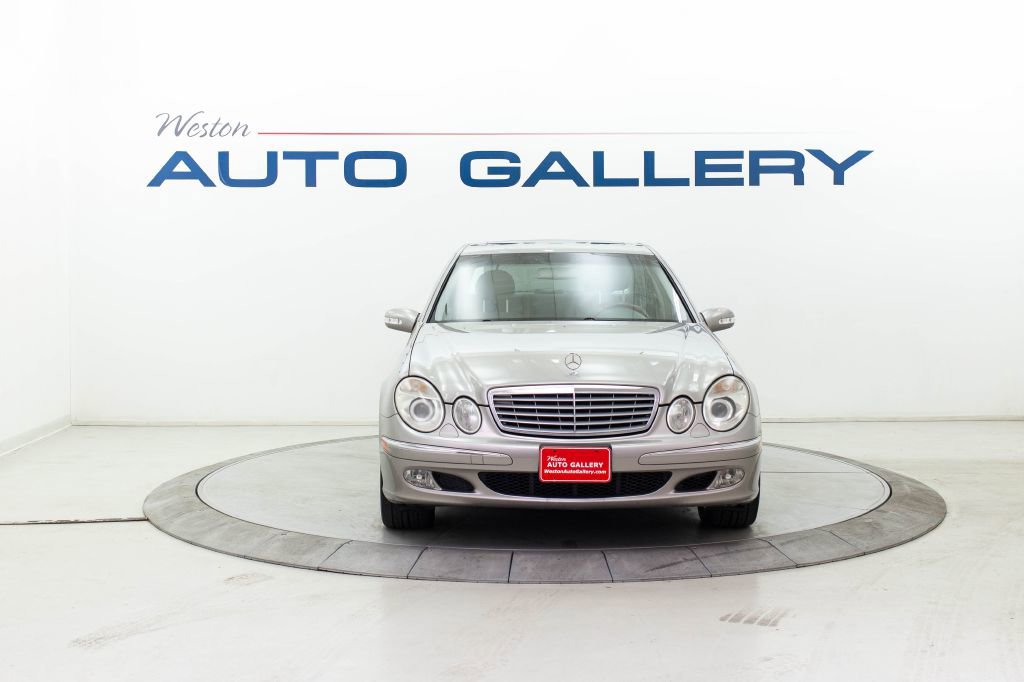Used 2005 Mercedes-Benz E 500 Sedan w/ Lighting Pkg image 8