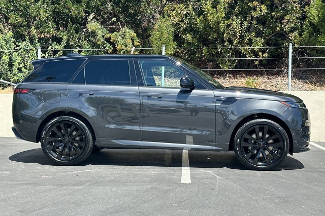 New 2026 Land Rover Range Rover Sport Dynamic SE AWD/4WD image 6