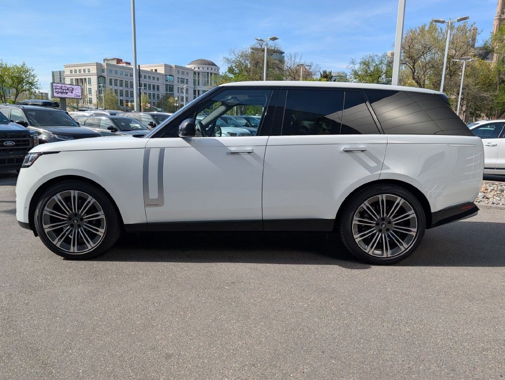 Used 2023 Land Rover Range Rover Autobiography AWD/4WD image 11