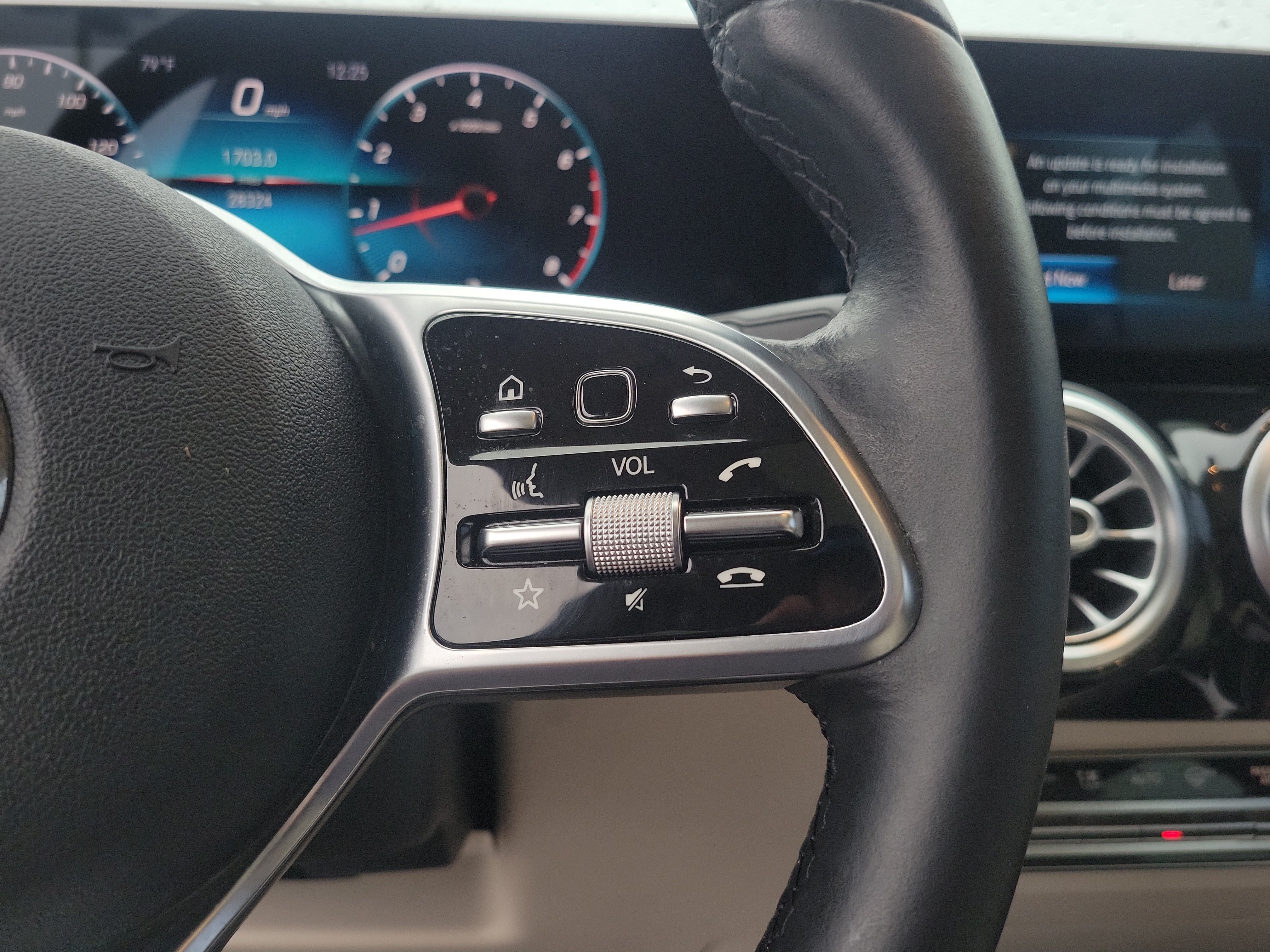 Certified 2021 Mercedes-Benz GLA 250 image 28
