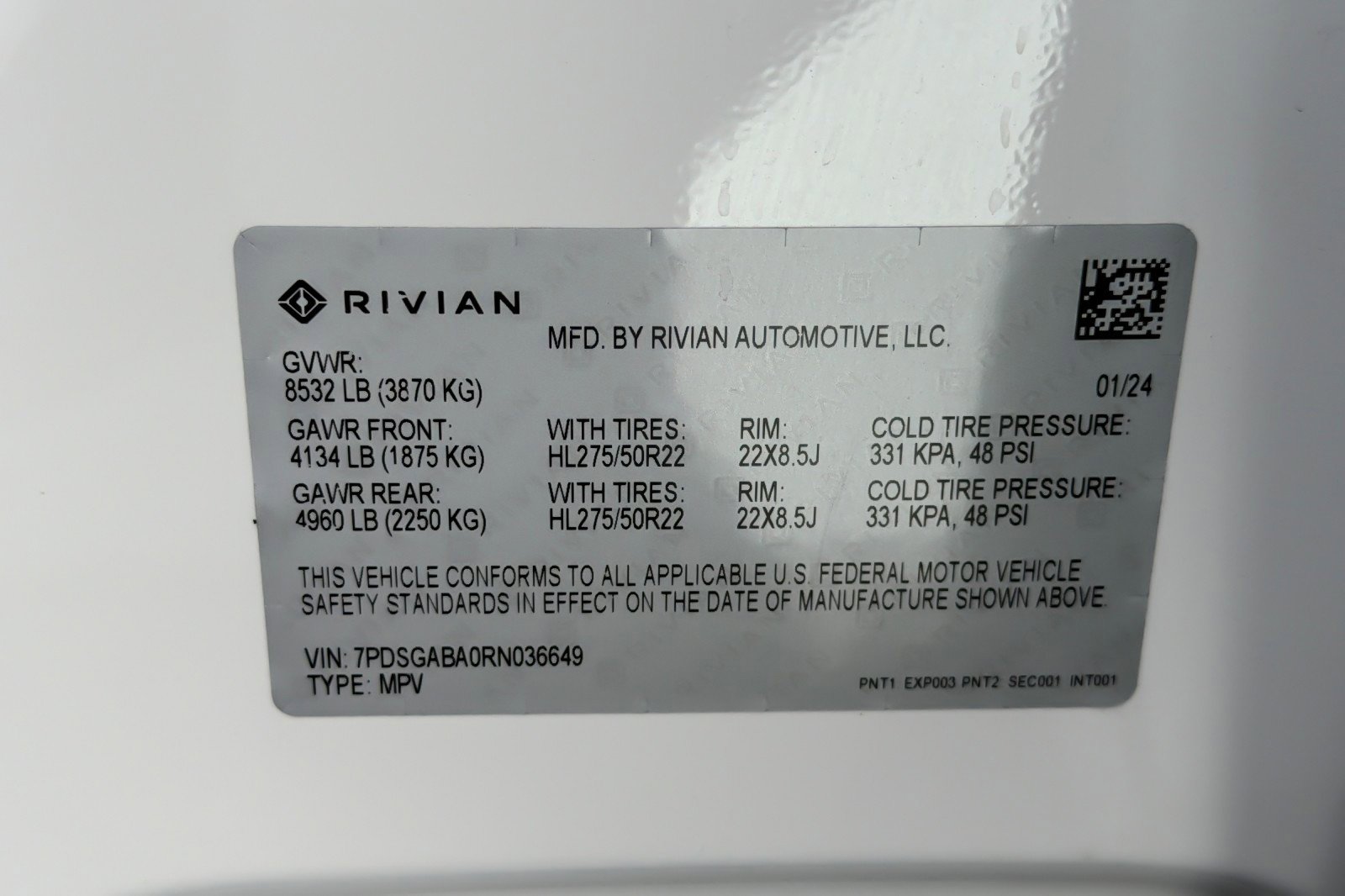 Used 2024 Rivian R1S Adventure image 28