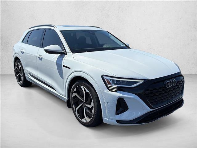 Used 2024 Audi Q8 e-tron Premium Plus w/ Premium Plus Package AWD/4WD video 3