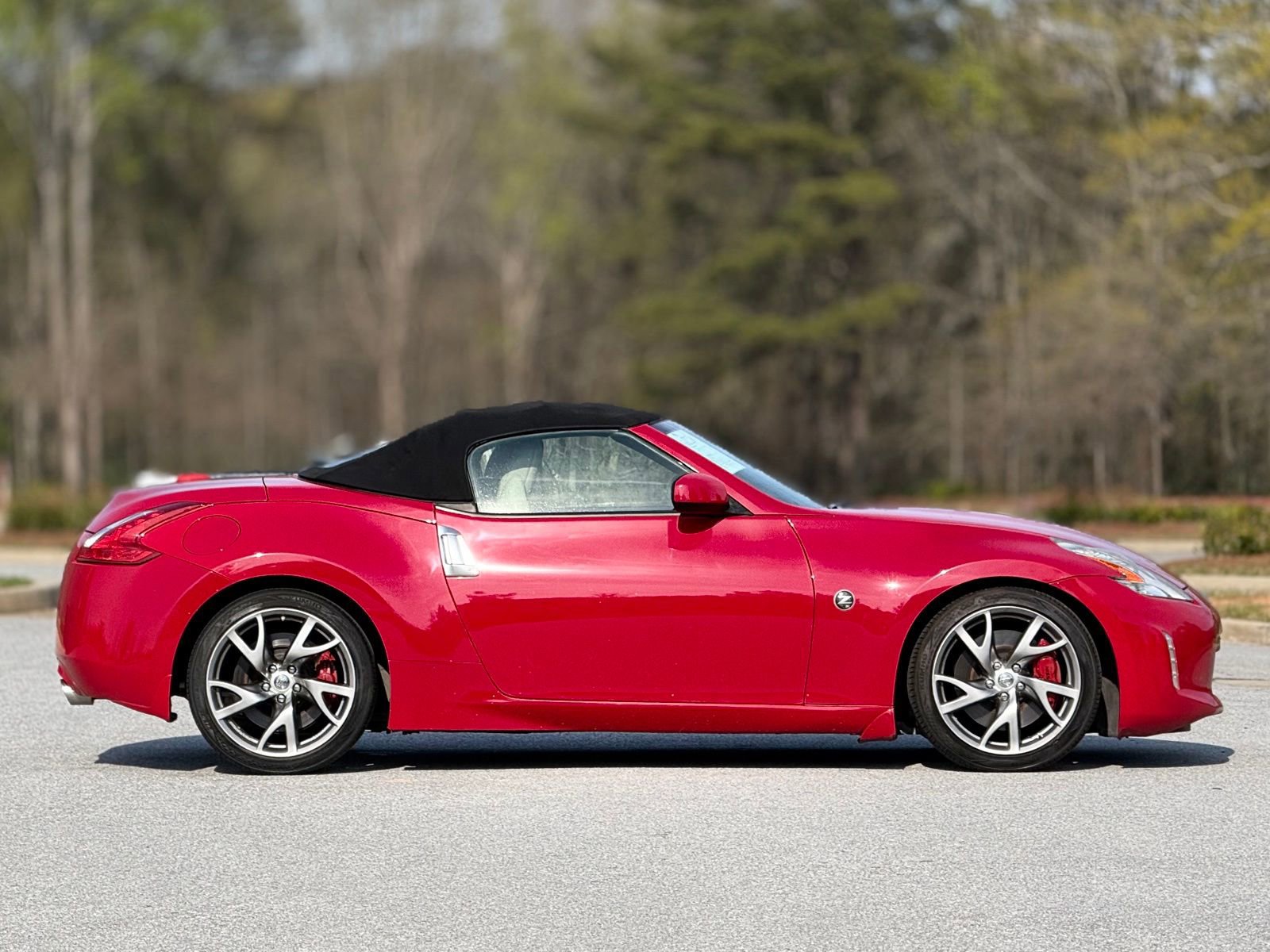 Used 2017 Nissan 370Z Touring Sport RWD image 12