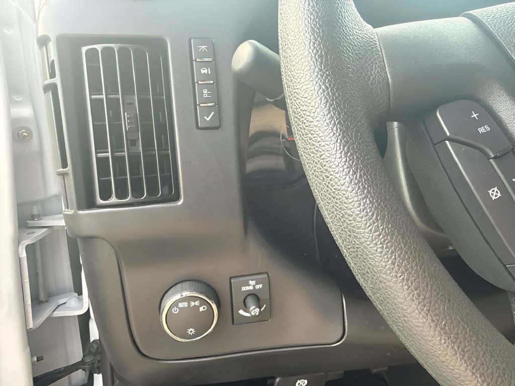 Used 2025 GMC Savana 3500 LT w/ LT Preferred Equipment Group RWD image 34