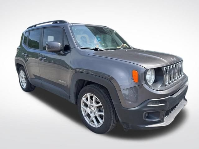 Used 2018 Jeep Renegade Latitude FWD image 6