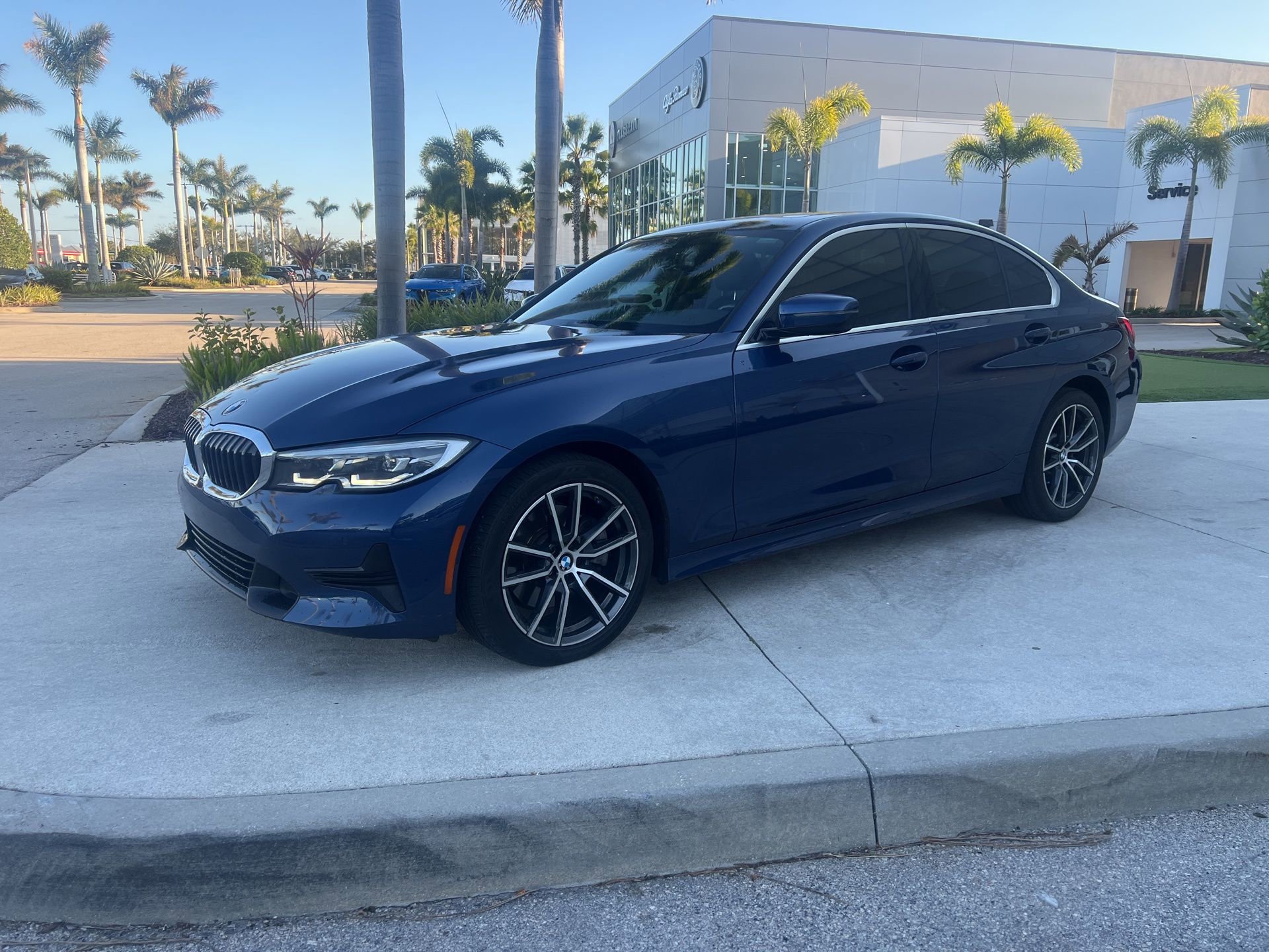 Used 2022 BMW 330i Sedan w/ Premium Package image 6