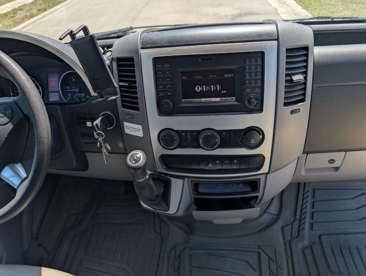 Used 2016 Mercedes-Benz Sprinter 3500 image 18