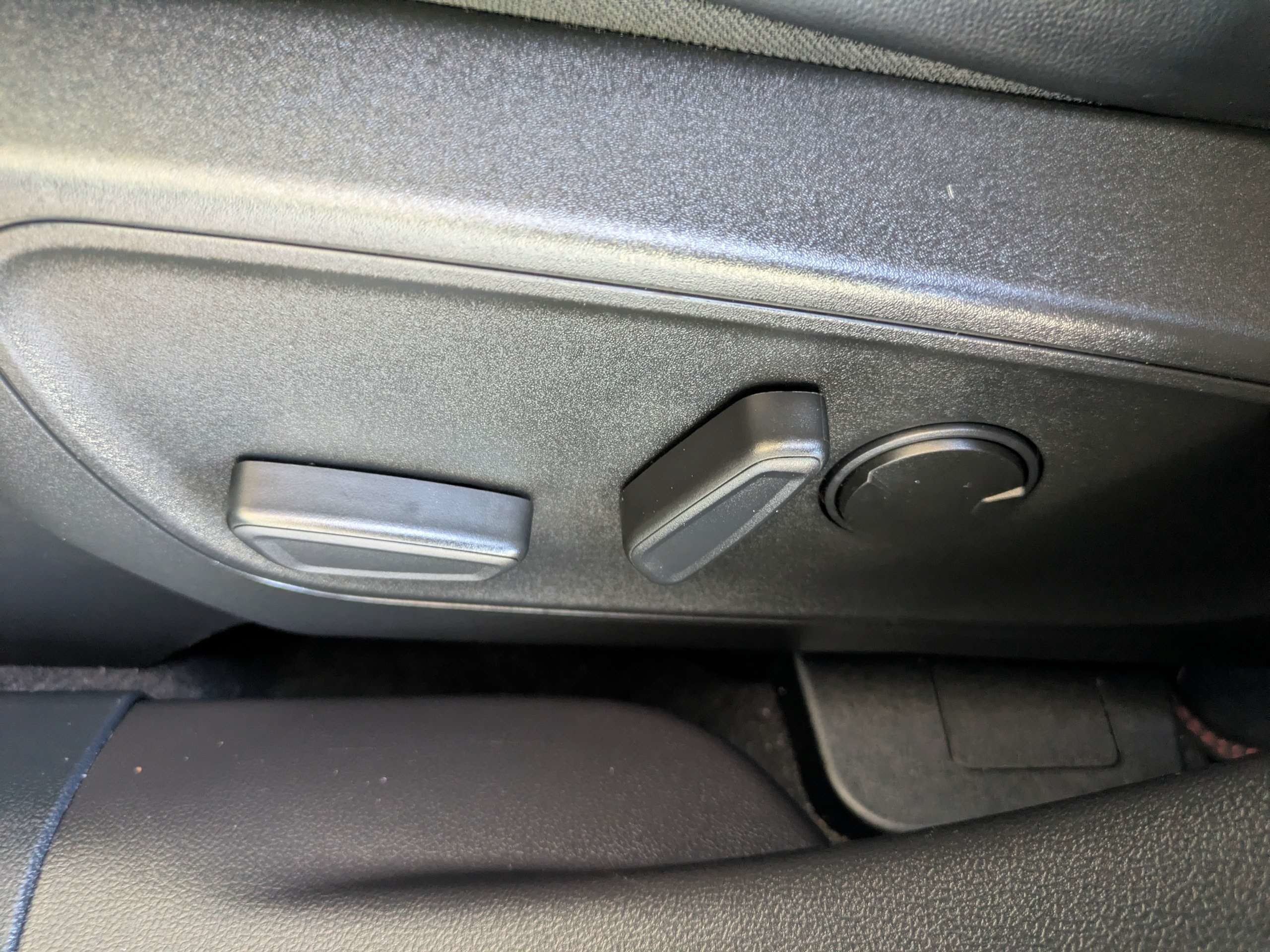 Used 2023 Ford Escape ST-Line w/ Tech Pack #1 FWD image 21