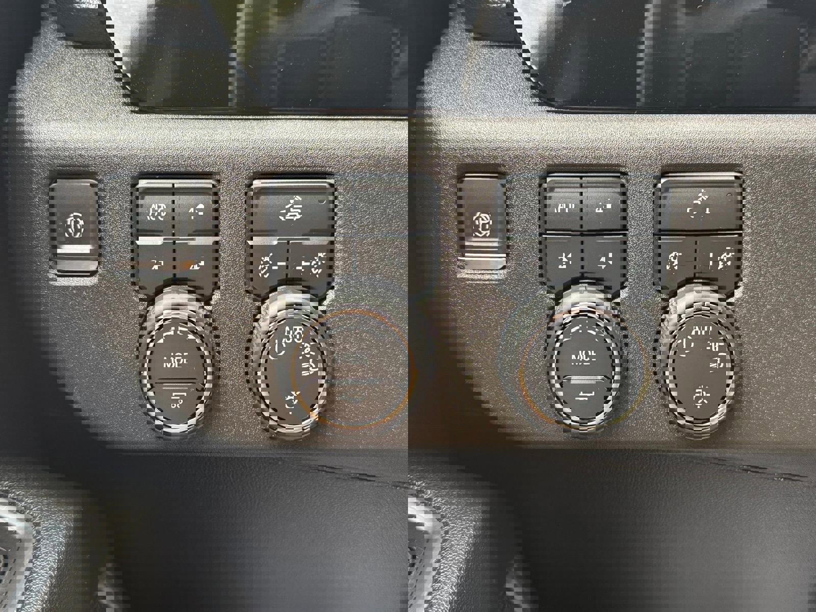 Used 2024 Chevrolet Silverado 1500 LT image 13