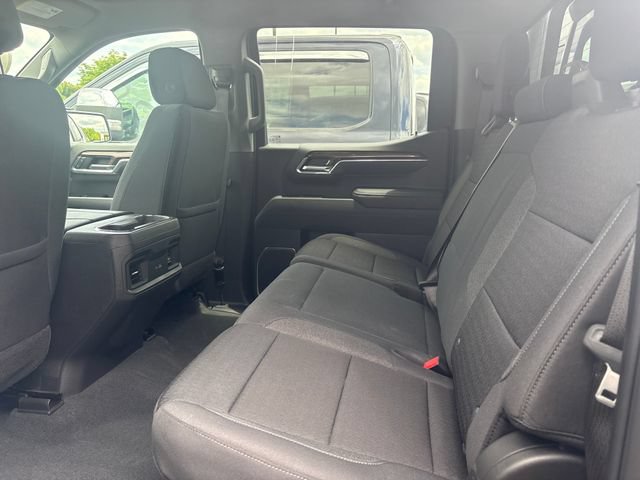 Used 2025 Chevrolet Silverado 1500 LT Trail Boss w/ Dark Appearance Package AWD/4WD image 18
