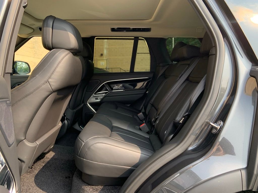 New 2025 Land Rover Range Rover SE image 13