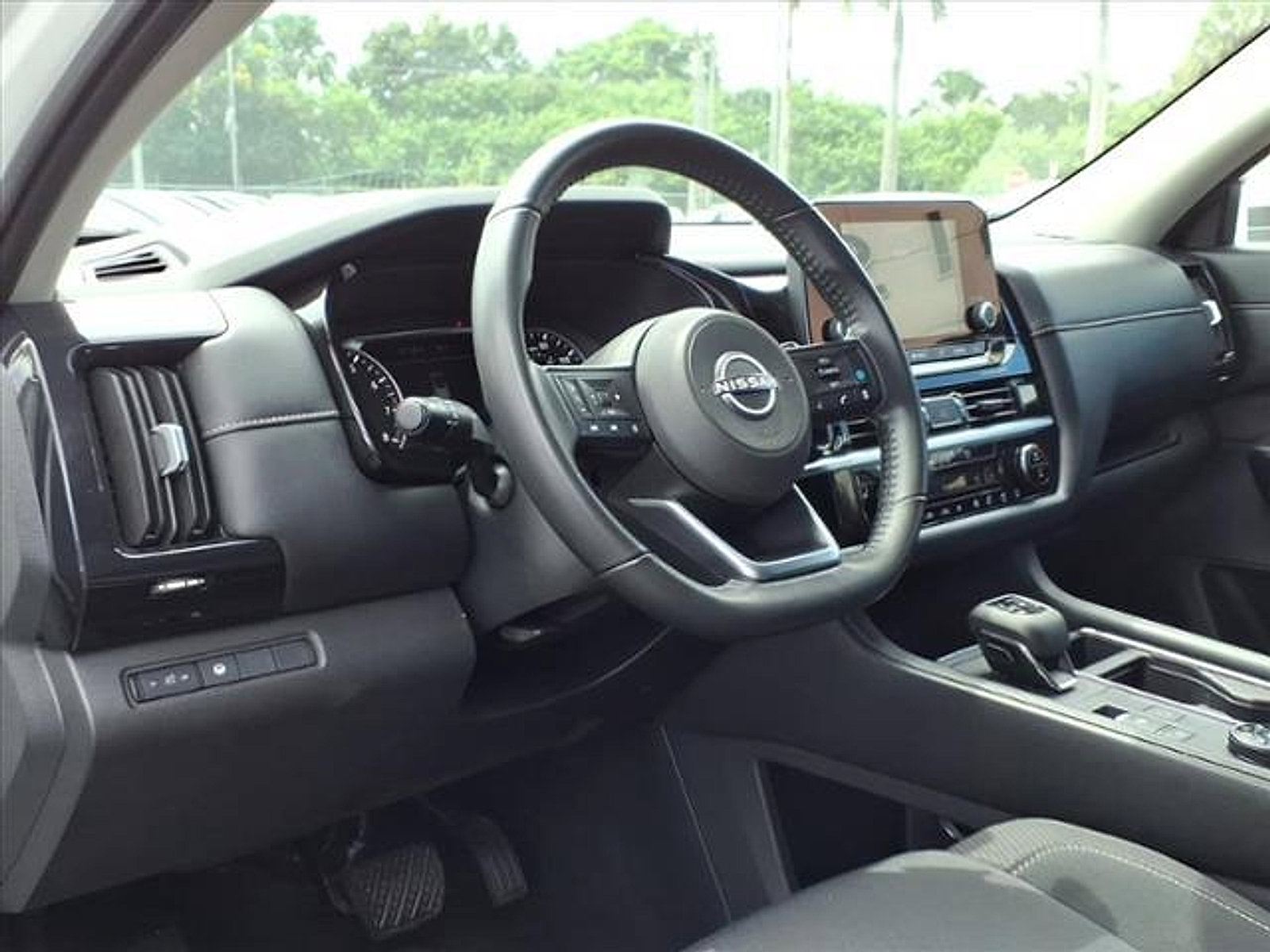 Certified 2024 Nissan Pathfinder SV image 15