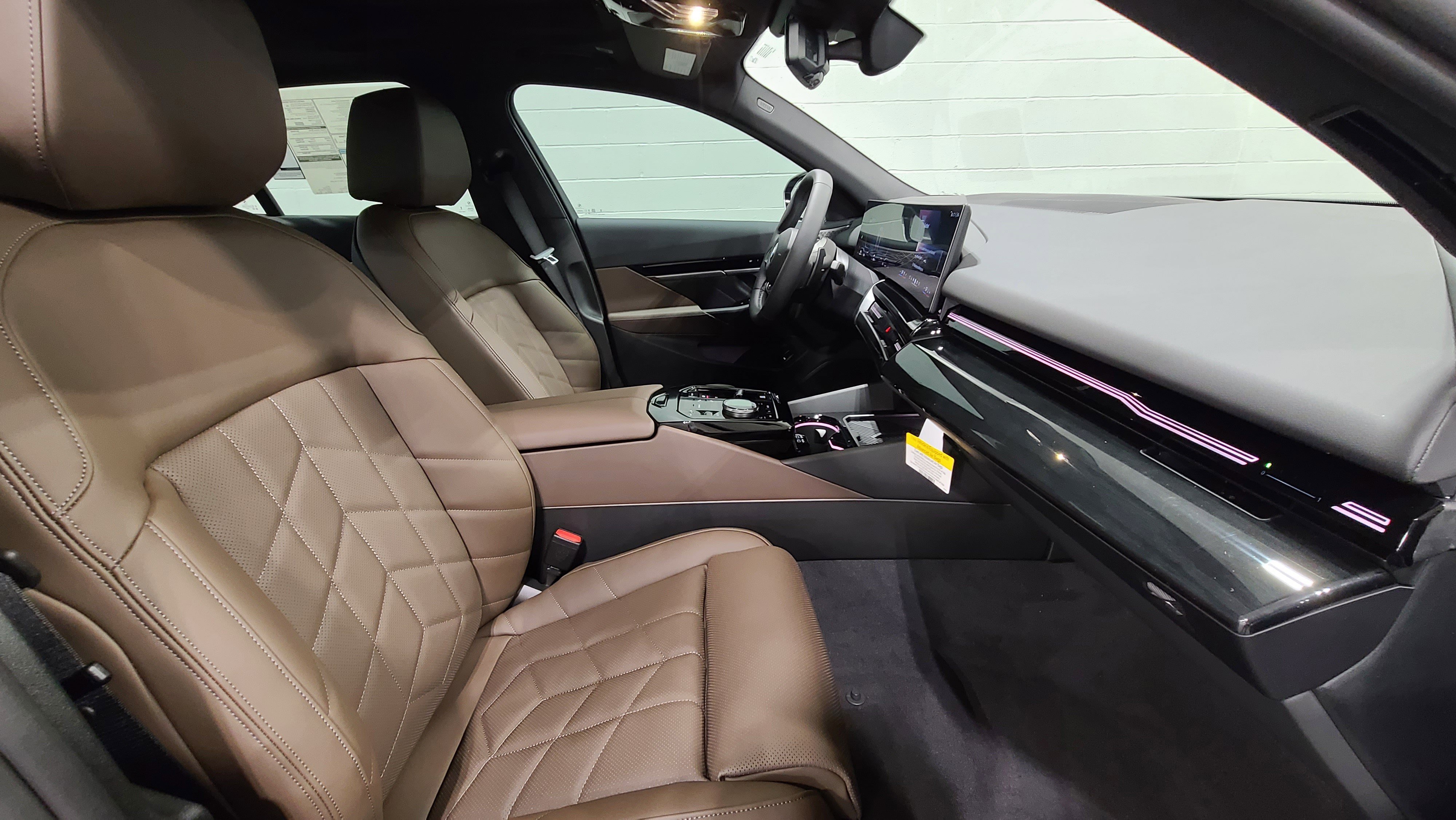 New 2026 BMW 530i xDrive w/ Premium Package image 25