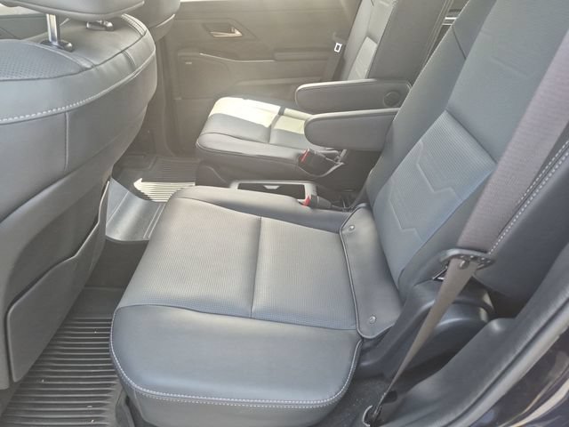 Used 2025 Lexus GX 550 w/ Accessory Package (Z1) AWD/4WD image 25