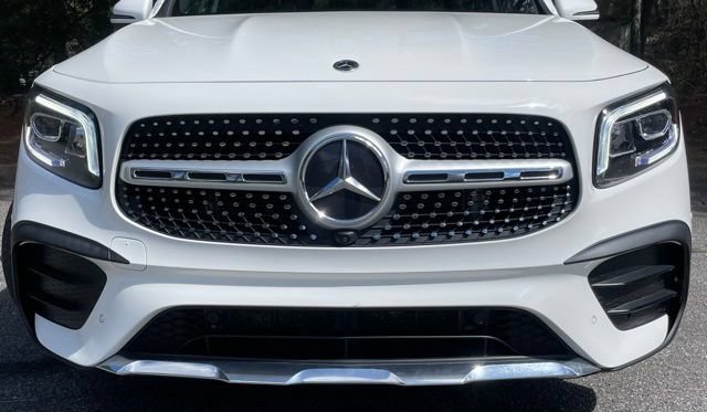Used 2021 Mercedes-Benz GLB 250 4MATIC w/ AMG Line image 4