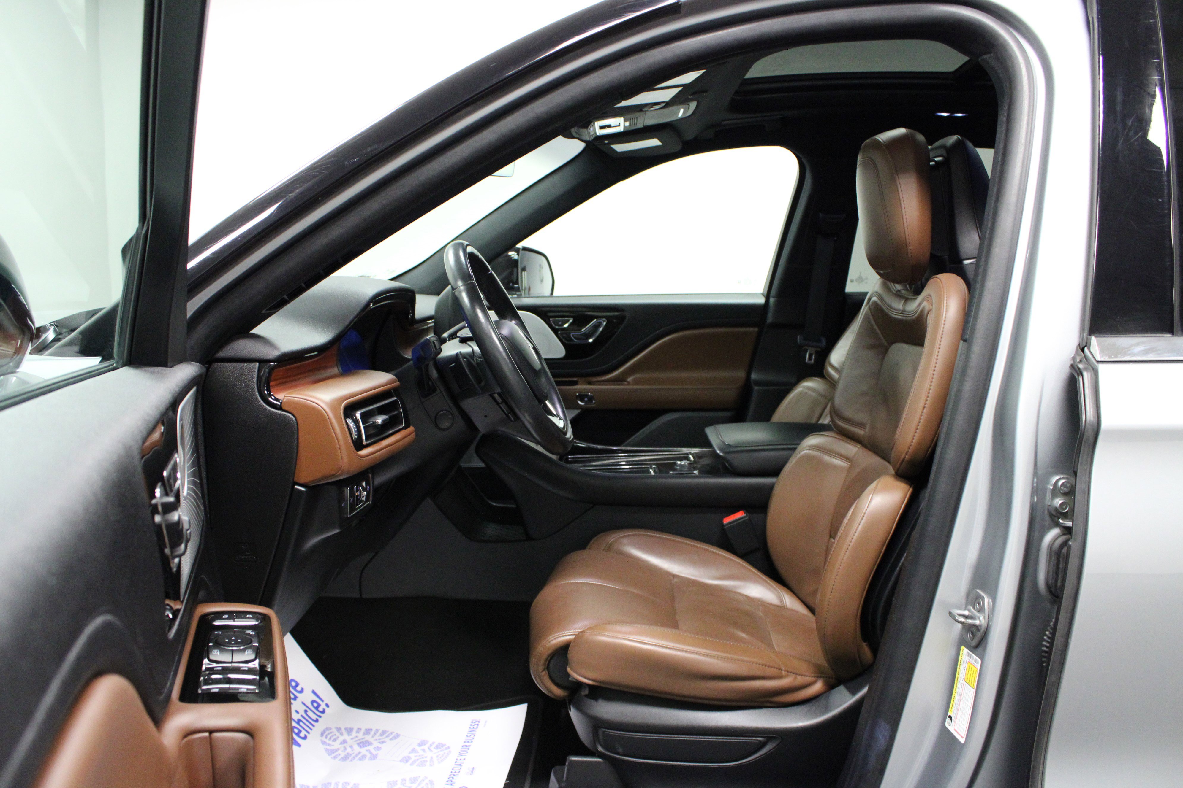 Used 2022 Lincoln Aviator Reserve w/ Equipment Group 201A image 12