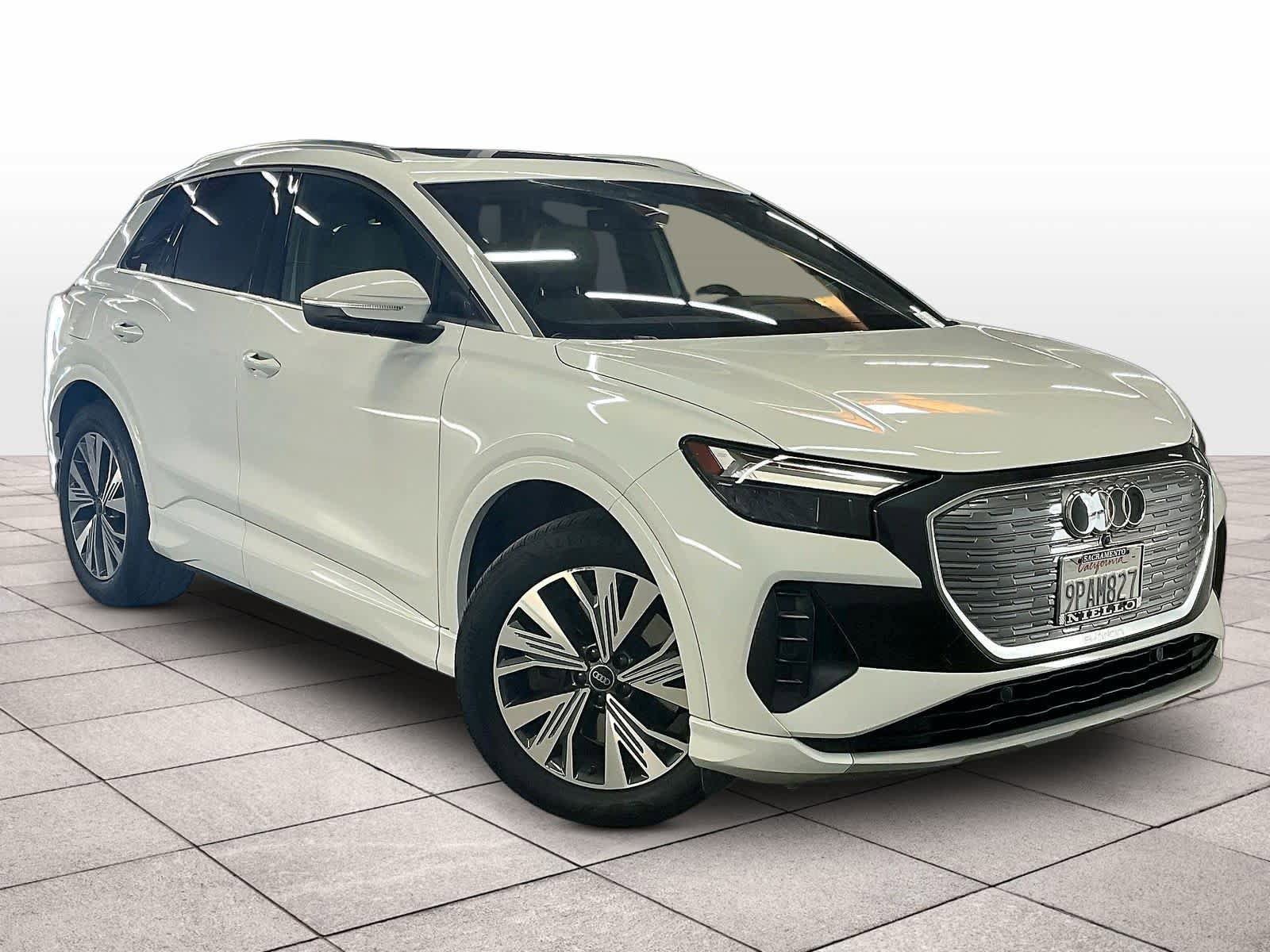 Used 2024 Audi Q4 e-tron Premium w/ Convenience Package image 2