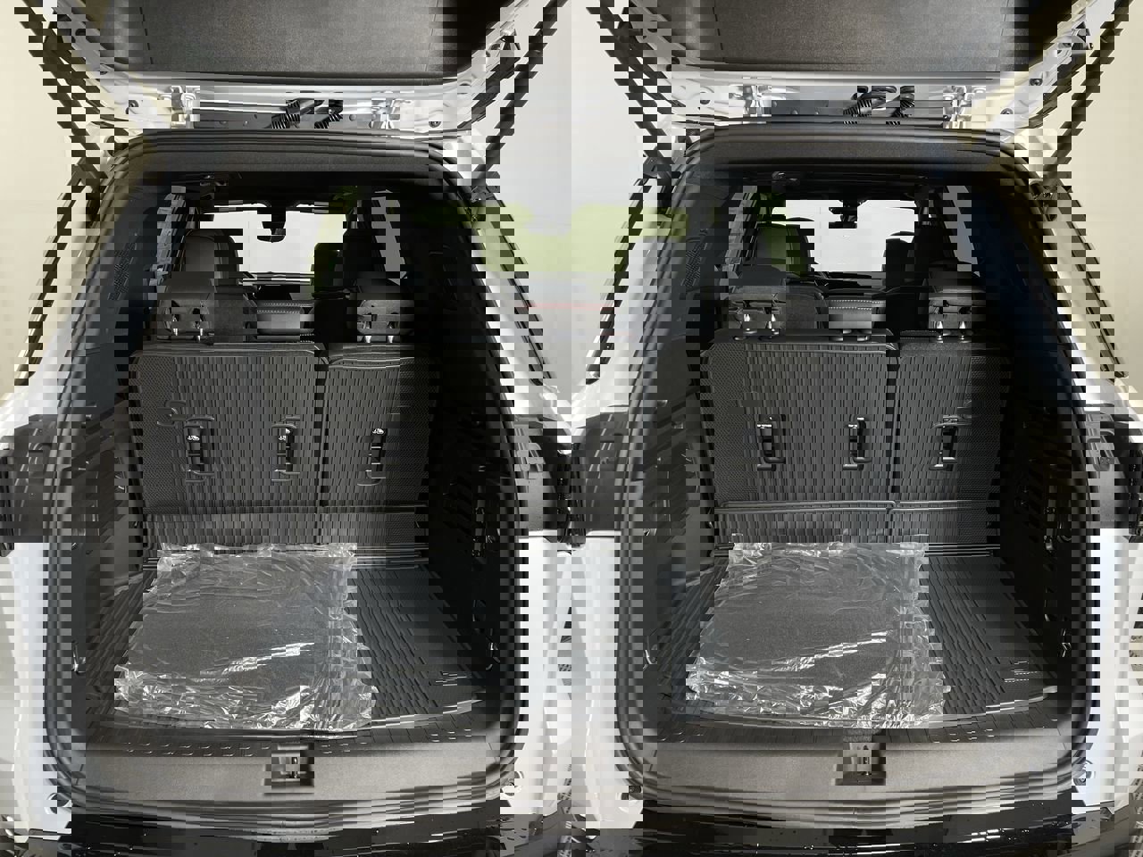 New 2026 Chevrolet Traverse RS w/ LPO, Floor Liner Package image 88