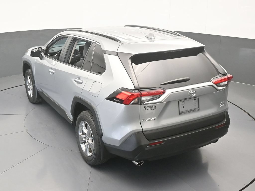 Used 2025 Toyota RAV4 XLE AWD/4WD image 45