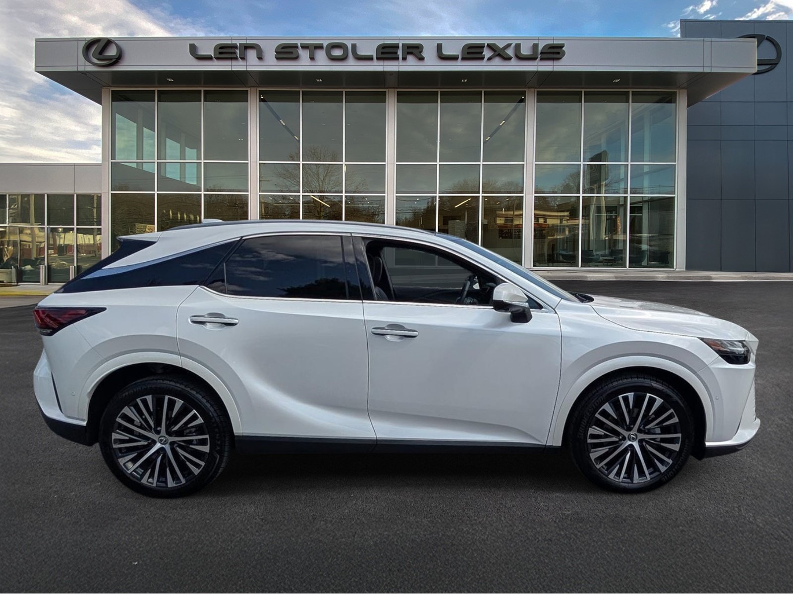 Certified 2025 Lexus RX 350 AWD/4WD image 2
