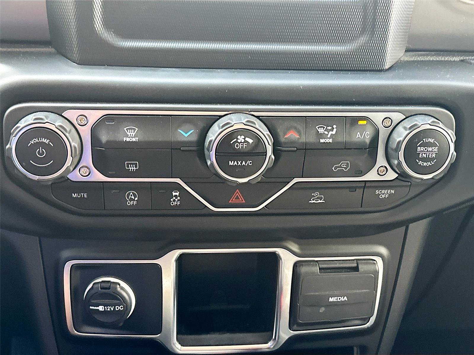 Used 2022 Jeep Gladiator Sport AWD/4WD image 15