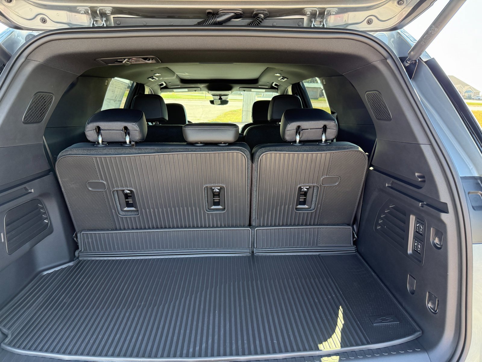 New 2026 Chevrolet Traverse High Country w/ LPO, Floor Liner Package image 10