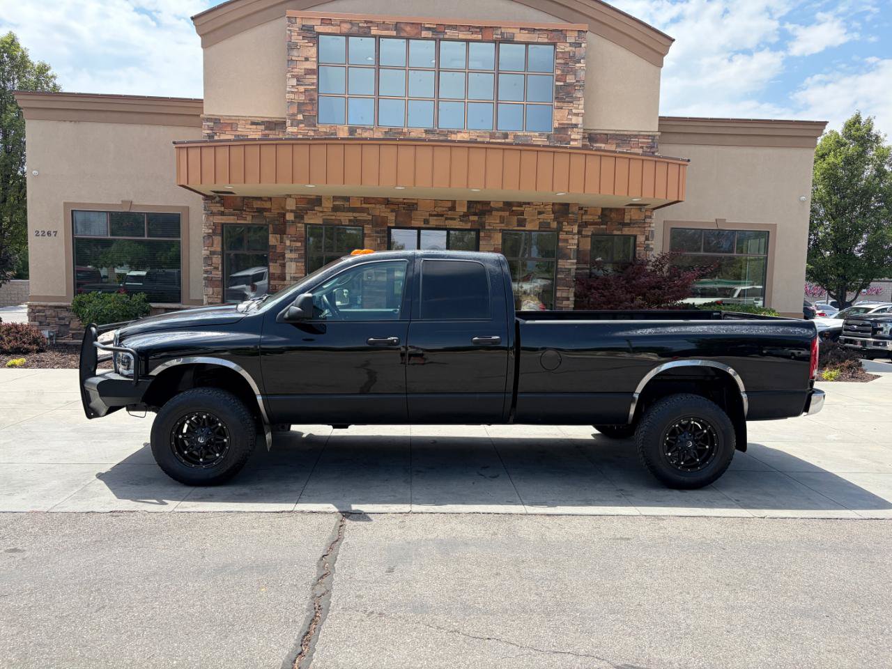 Used 2004 Dodge Ram 3500 Truck SLT AWD/4WD image 2