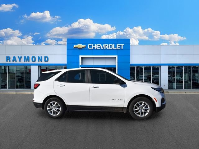 Used 2023 Chevrolet Equinox LS FWD image 2