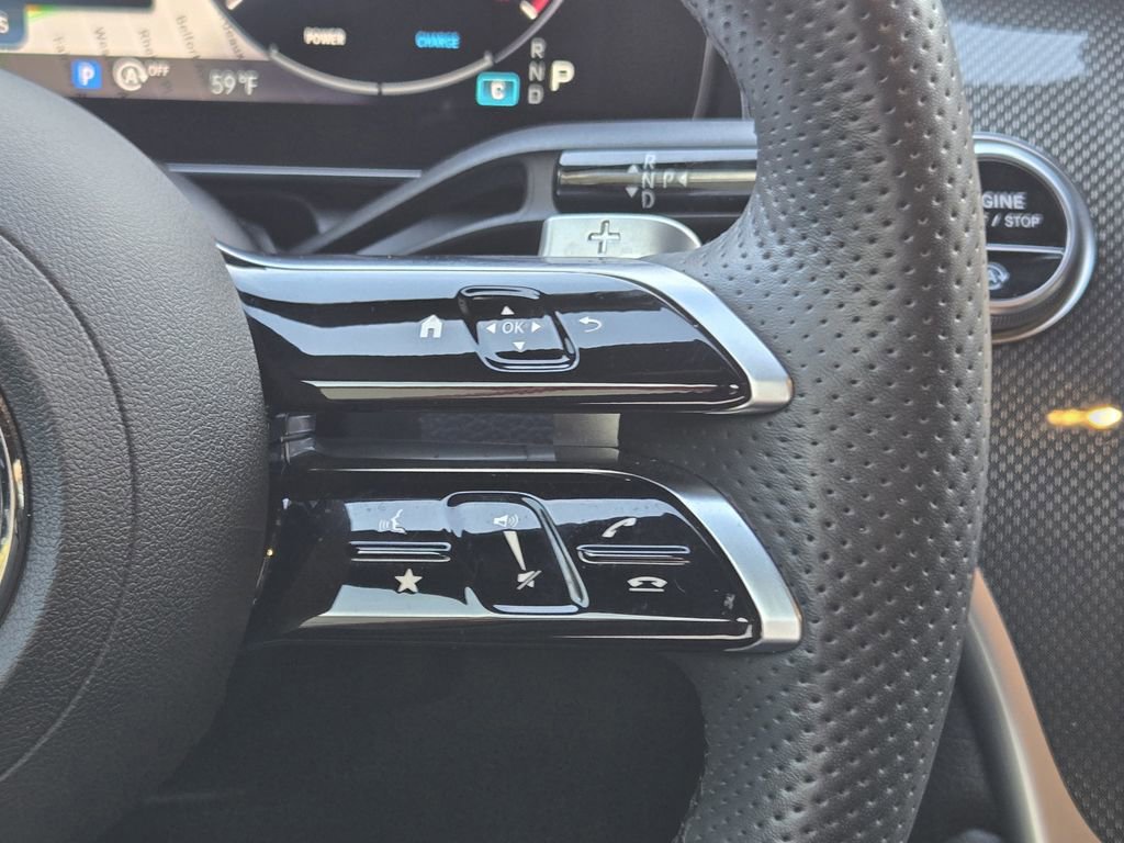 Used 2024 Mercedes-Benz GLC 300 4MATIC image 35