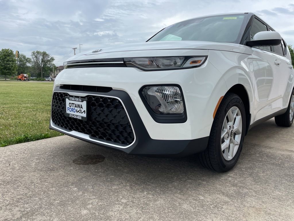 Used 2020 Kia Soul S FWD image 14