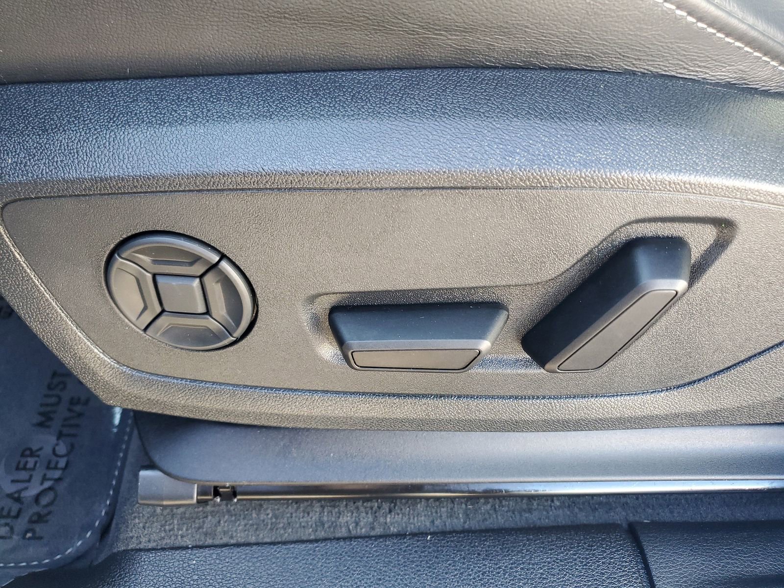 Used 2025 Audi Q3 2.0T Premium w/ Black Optic Sport Package image 21