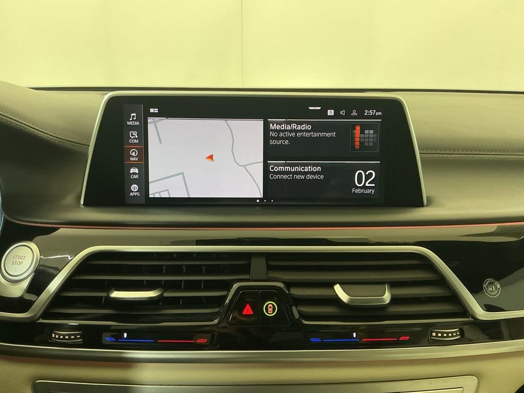 Used 2021 BMW ALPINA B7 xDrive w/ Luxury Rear Seating Package image 11