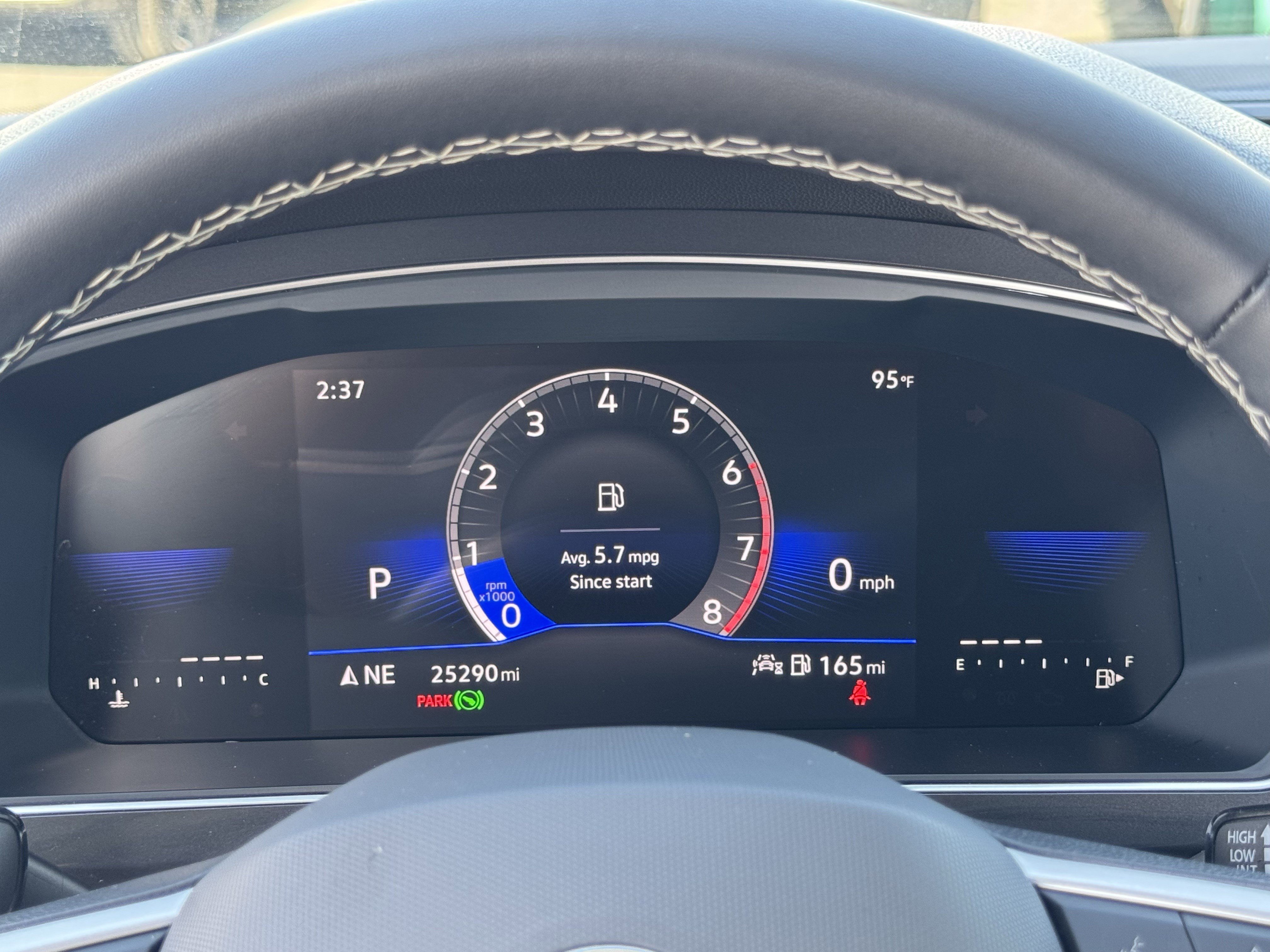 Certified 2023 Volkswagen Tiguan SE w/ Panoramic Sunroof Package image 22