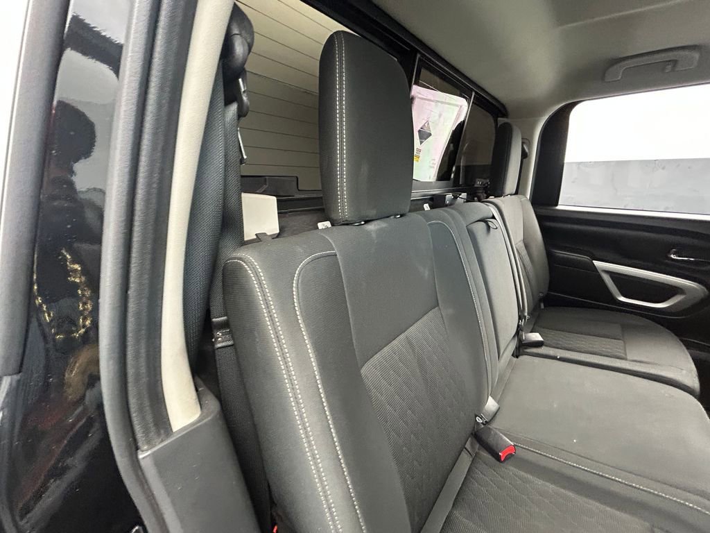 Used 2019 Nissan Titan SV w/ SV Convenience Package image 25