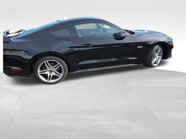 Used 2022 Ford Mustang GT Premium w/ GT Performance Package RWD image 3