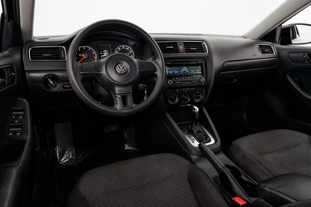 Used 2013 Volkswagen Jetta S image 6