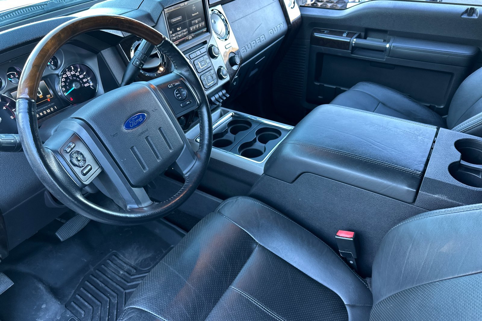 Used 2015 Ford F250 Platinum w/ FX4 Off-Road Package image 9