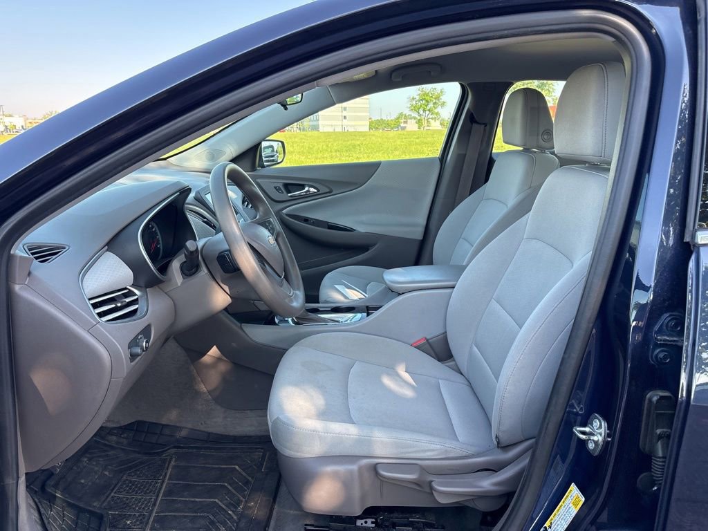 Used 2017 Chevrolet Malibu LS FWD image 13