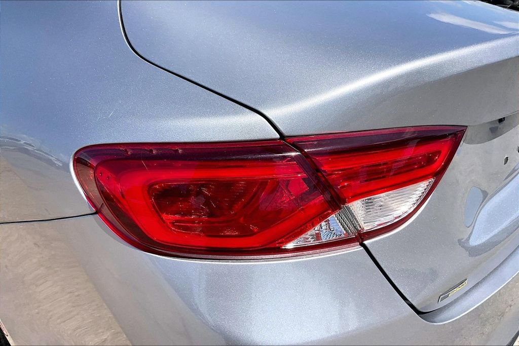 Used 2015 Chrysler 200 Limited FWD image 19