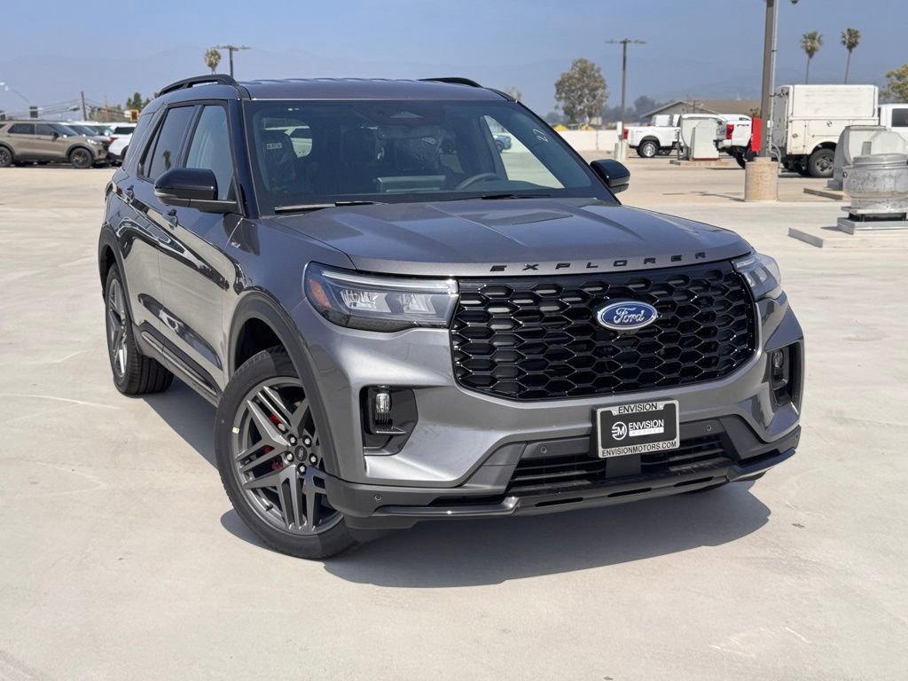 New 2026 Ford Explorer ST-Line w/ ST-Line Street Pack image 2